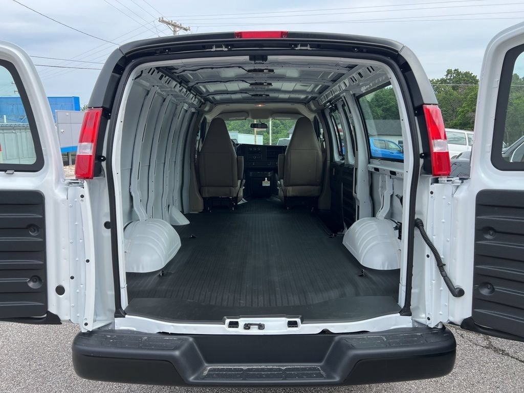 2026 Chevrolet Express Cargo WT